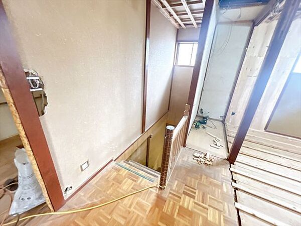 【リフォーム中】2階廊下になります。