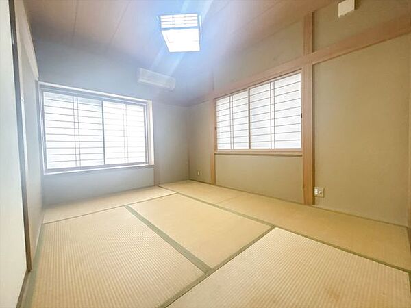 【リフォーム中】和室は畳表替え、障子張り替え、クロス張替えを行います。