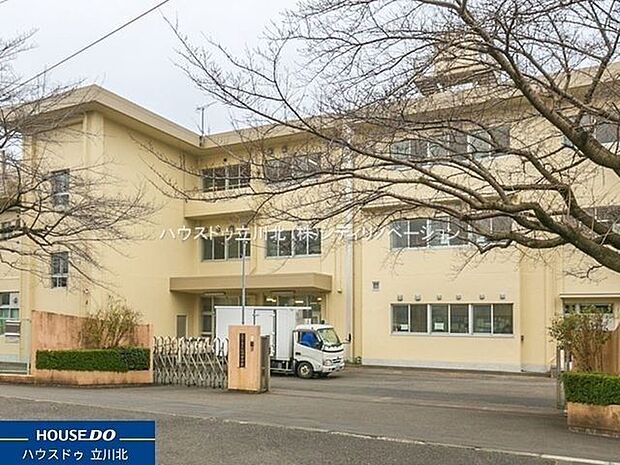 八王子市立石川中学校 880m