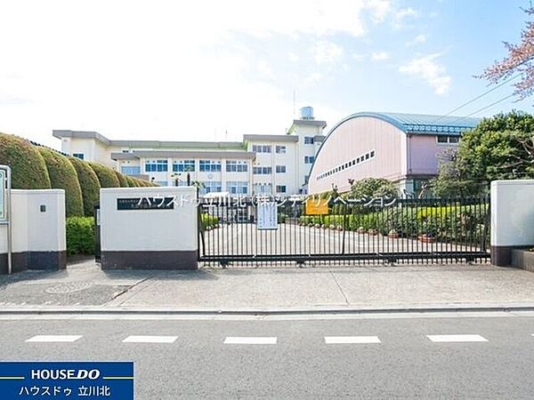 第四中学校 900m