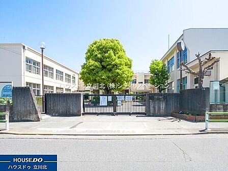 昭島市立共成小学校 720m