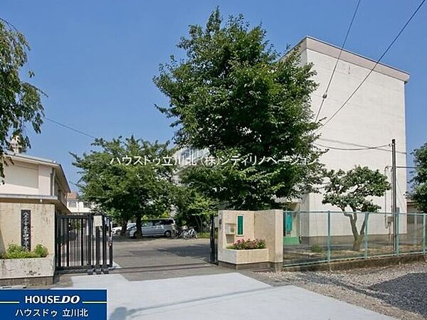 八王子市立第四中学校 610m