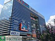 アルシェ 徒歩11分。デパート 810m