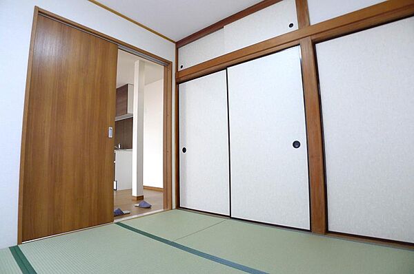 ２階和室畳表替え