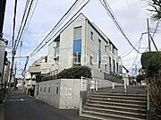 新井薬師前駅より徒歩9分 1階 築18年10ヶ月の賃貸物件