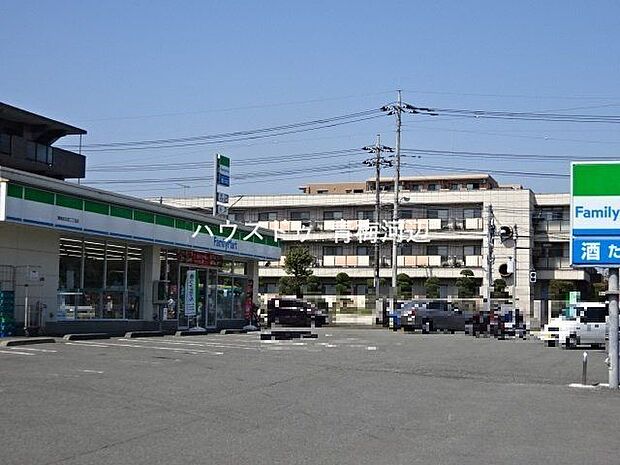 ファミリーマート　青梅末広町2丁目店ファミリーマート　青梅末広町2丁目店 560m