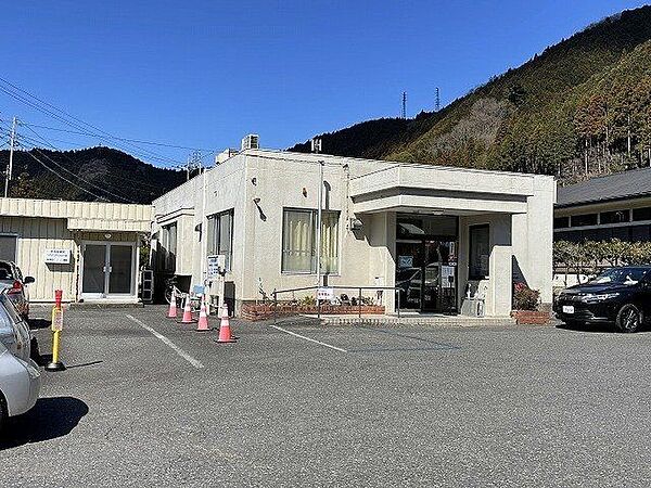 沢井診療所営業時間： 9時00分～12時30分、 16時00分～18時30分定休日： 日曜日・水曜日 2200m