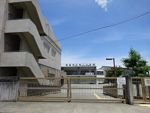 青梅市立第二小学校良く考える子思いやりのある子やりぬく子　自校給食 840m