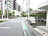 外観：前面道路：住宅街に面した道路になります。車はスピードを抑えるので騒音も抑えられます