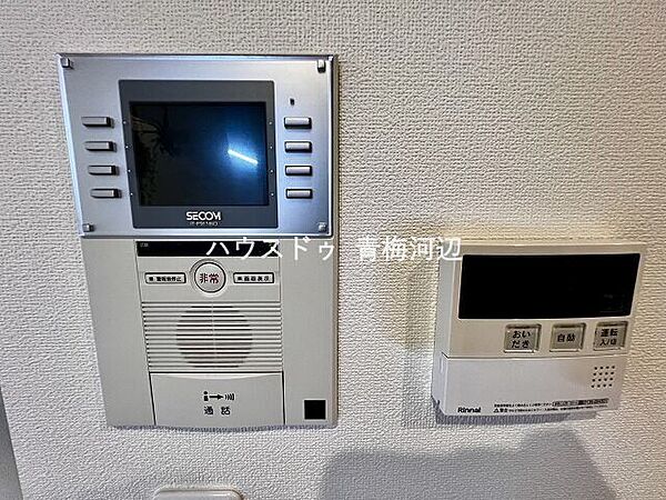 モニタ付きインターホン・給湯器：モニタ付で防犯面も安心です。給湯器も完備しているので、快適な生活をサポートします。