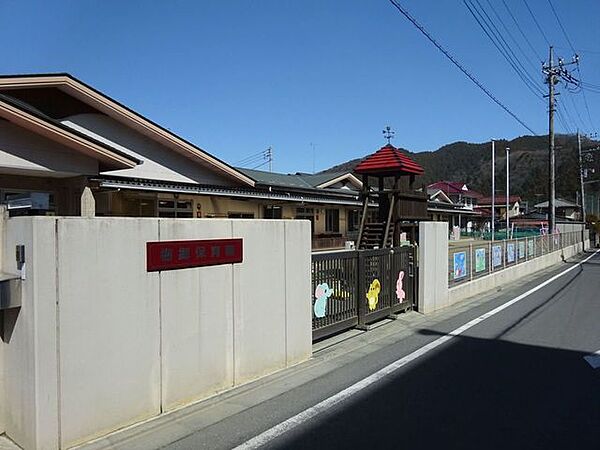 梅郷保育園定員70名の青梅市認可保育園。19時15分まで延長保育があるのでお仕事で忙しいお母様も安心です。月に2回4.5歳クラスでは英語の時間があるのが特徴。教育にも熱心。 370m