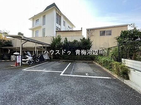 駐車場:敷地内平置き駐車場を完備しています。