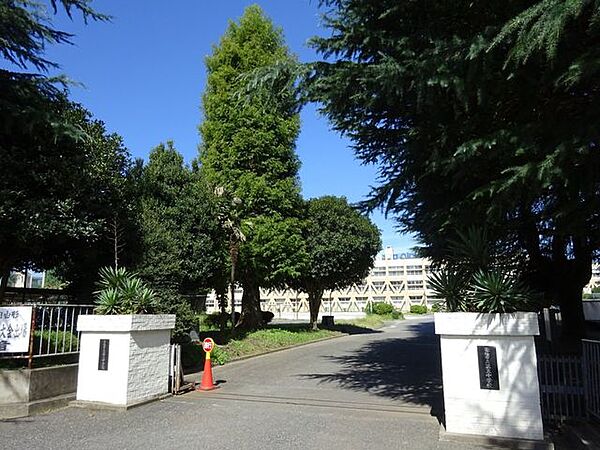 青梅市立第三中学校未来に向けての合言葉～君の勇気と行動で心は救える～ 580m