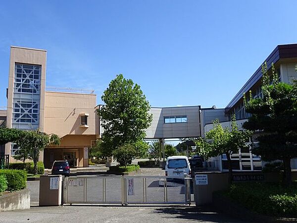 青梅市立今井小学校霞川やなだらかに広がる丘陵地など、豊かな自然に囲まれた本校ならではの学習を積極的に取り入れ、保護者や地域の皆様と共に子供たちの感性や学力、社会性を伸ばす 360m