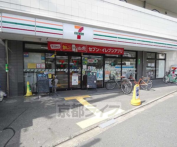 画像11:セブンイレブン京都新町一条店まで48m 上京中学校の目の前。住宅街に立地してます。