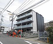 山科駅より徒歩10分 4階 築2年の賃貸物件