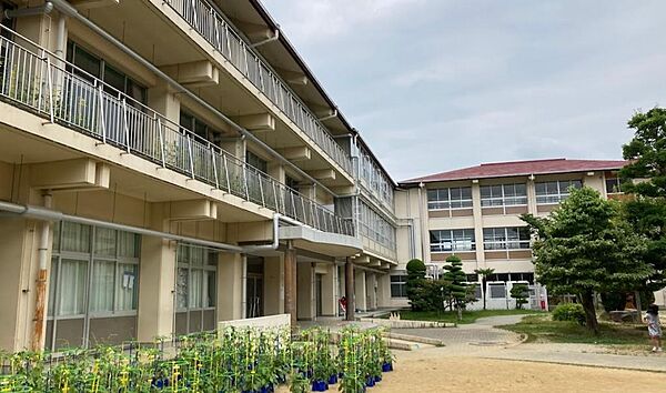 山崎北小学校　320ｍ