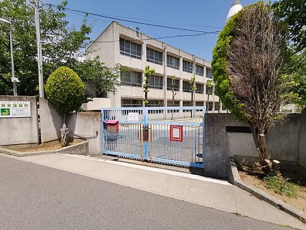 画像28:【小学校】堺市立五箇荘東小学校まで686ｍ