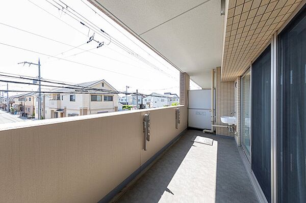 角住戸につき陽当たり風通し良好です！