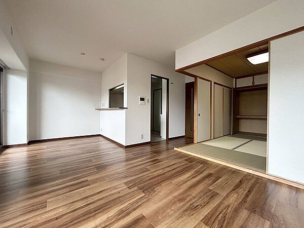 大き目の家具をおいてもゆったりとした動線を確保できます。