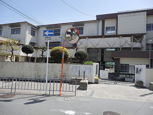 豊中市立第四中学校（960m）