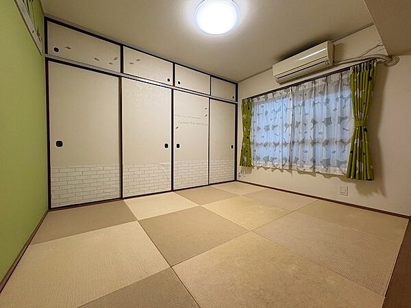 急な来客があった時に利用できる和室です。
