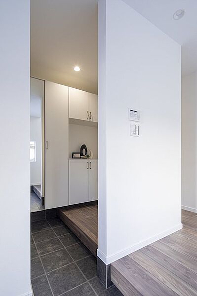 【建物プラン例】建物価格：2100万円、建物面積：115.70m2、間　　取：4LDK