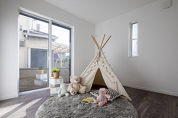 【建物プラン例】建物価格：2100万円、建物面積：115.70m2、間　　取：4LDK