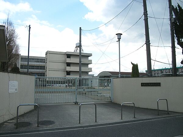 吹田市立吹田南小学校（650m）