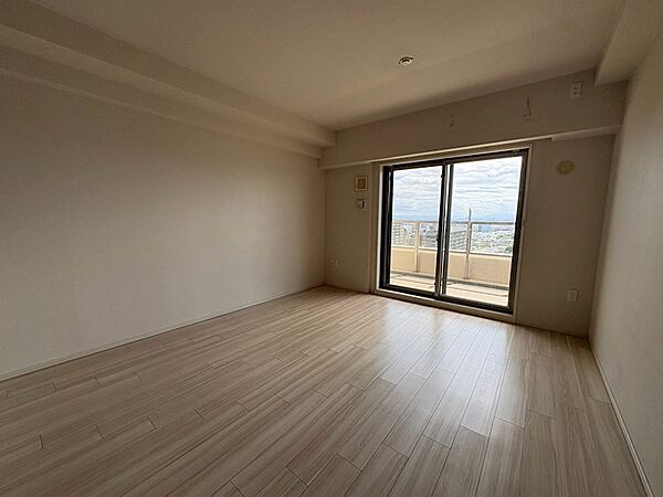 大き目の家具をおいてもゆったりとした動線を確保できます。