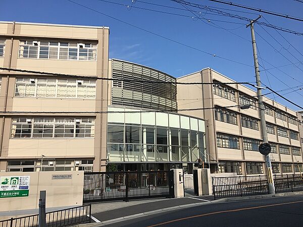 吹田市立千里丘北小学校（371m）