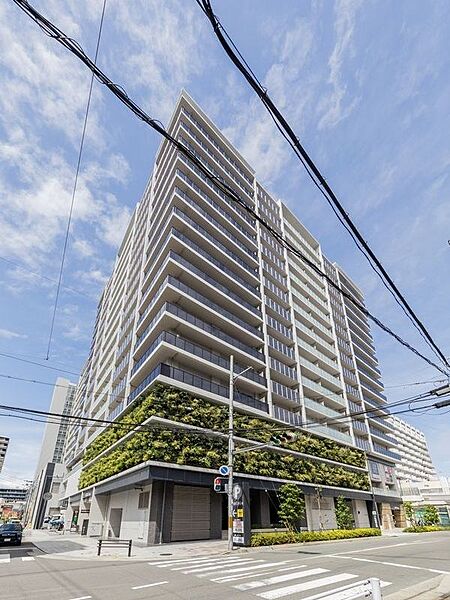 【現地写真】商業施設「SOCOLA塚口クロス」と直結しており、日々のお買い物や外食、生活に必要な施設を身近に利用できる大変便利な住環境が魅力です。