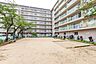 その他：敷地内に公園を備えた大規模マンション。お子様の遊び場が身近にあり、子育て世帯にも嬉しい住環境です。