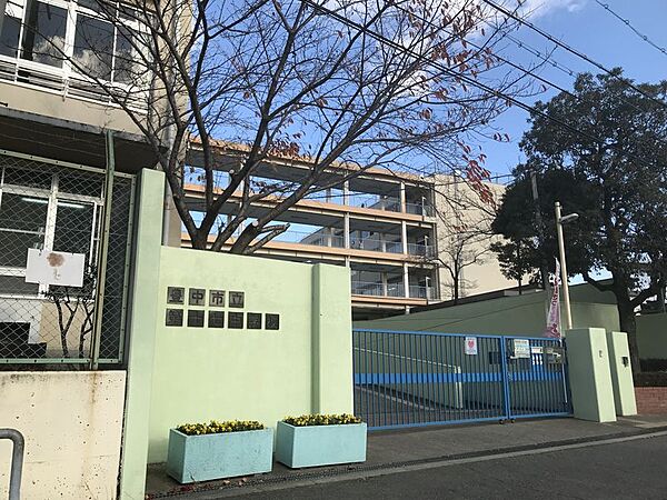 豊中市立第十七中学校（560m）