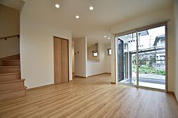 Afit川内 Ｂ 3LDKのリビング/ダイニング