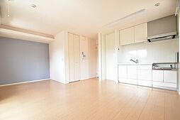 ル　メルシェ 301 3階ワンルームのリビング/ダイニング