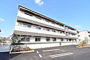 中筋駅より徒歩11分 築5年3ヶ月 3階建の賃貸物件