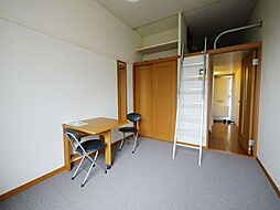 レオパレスＱＵＡＴＴＲＯ 3階1Kのリビング/ダイニング