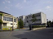 春日部市立幸松小学校 381m
