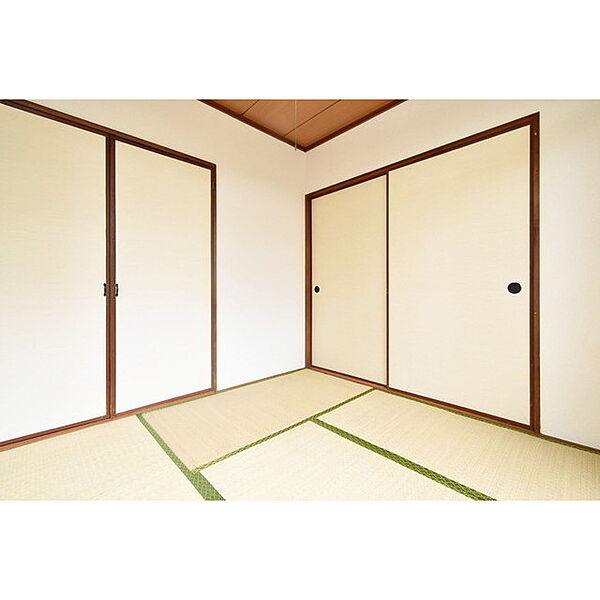 画像10:柔らかい畳が心地よい和室
