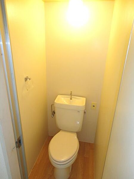 画像12:清潔感のあるトイレです