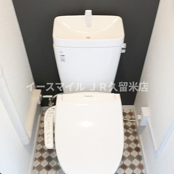 画像5:落ち着いた色調のトイレです