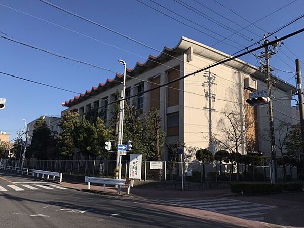 辻小学校まで徒歩約19分　約1472ｍ