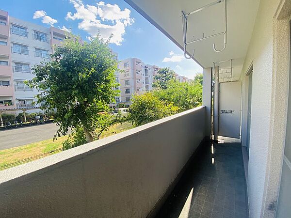 1年通して陽当り・風通しが良好な南向きのバルコニー！お洗濯物もたくさん干せます！