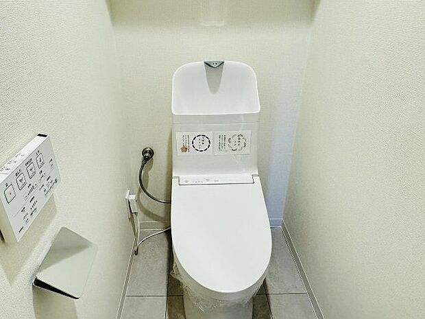 〜暖房温水洗浄機能付きトイレも新規交換済　冬場は特に嬉しい機能ですね〜