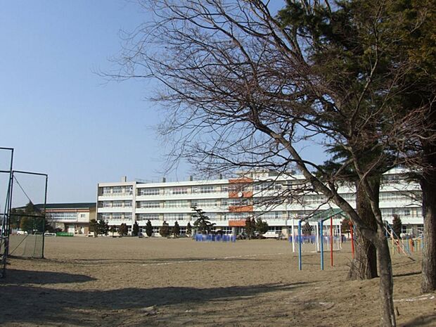 多賀城市立山王小学校　徒歩15分