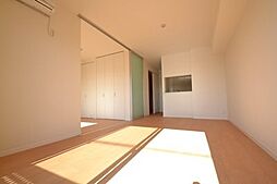 JR青梅線 牛浜駅 徒歩3分の賃貸マンション 1階1LDKのリビング/ダイニング