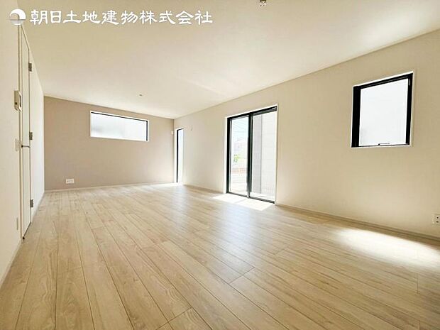 ご見学予約や資料請求などお気軽にお問い合わせください