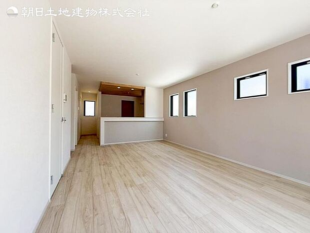 ご見学予約や資料請求などお気軽にお問い合わせください