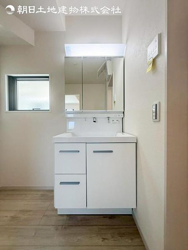 ご見学予約や資料請求などお気軽にお問い合わせください